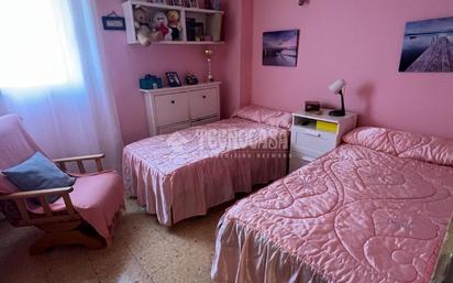 Bedroom of Flat for sale in  Madrid Capital