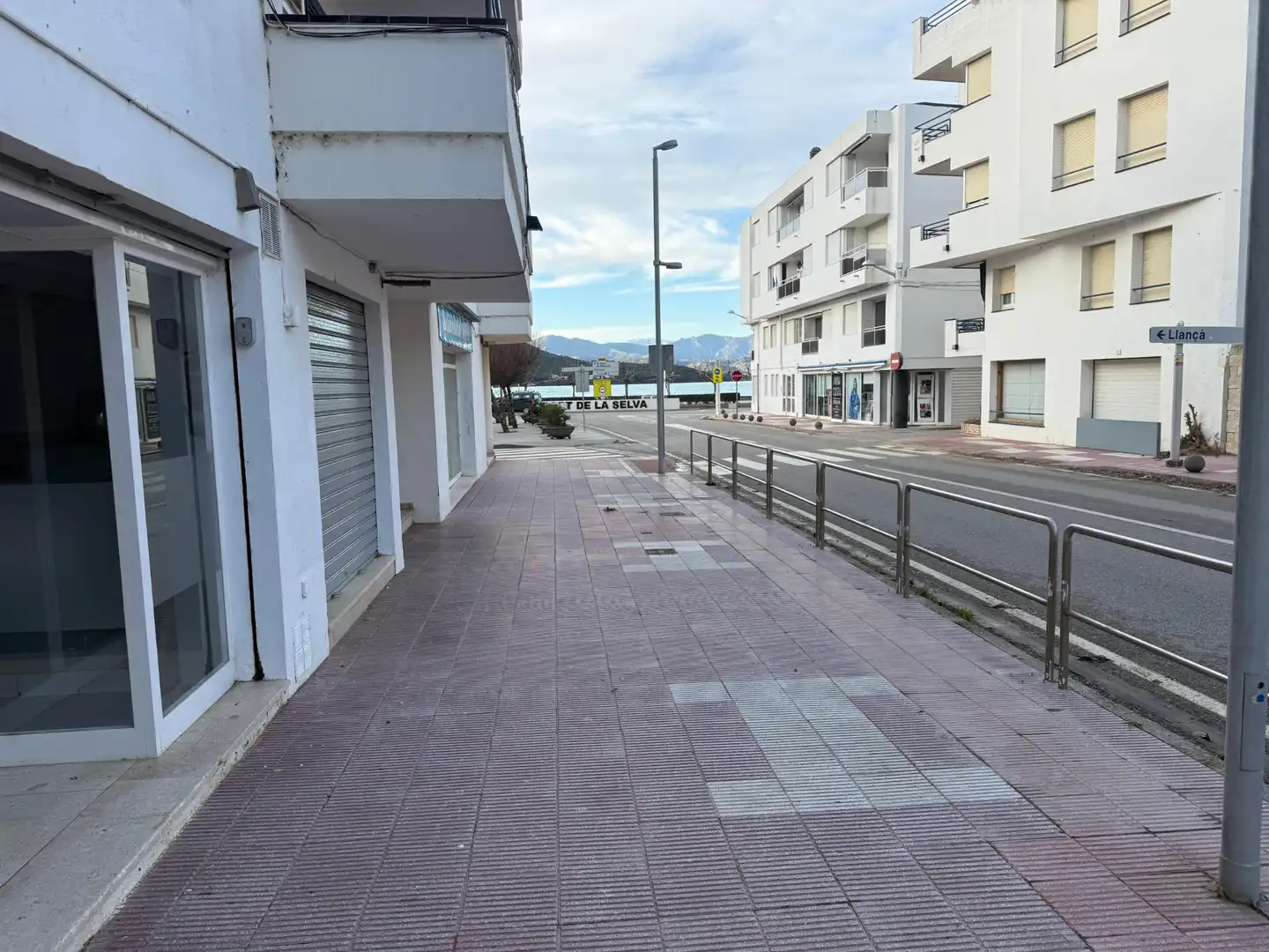 Vista exterior de Local de lloguer en El Port de la Selva amb Aire condicionat, Calefacció i Terrassa