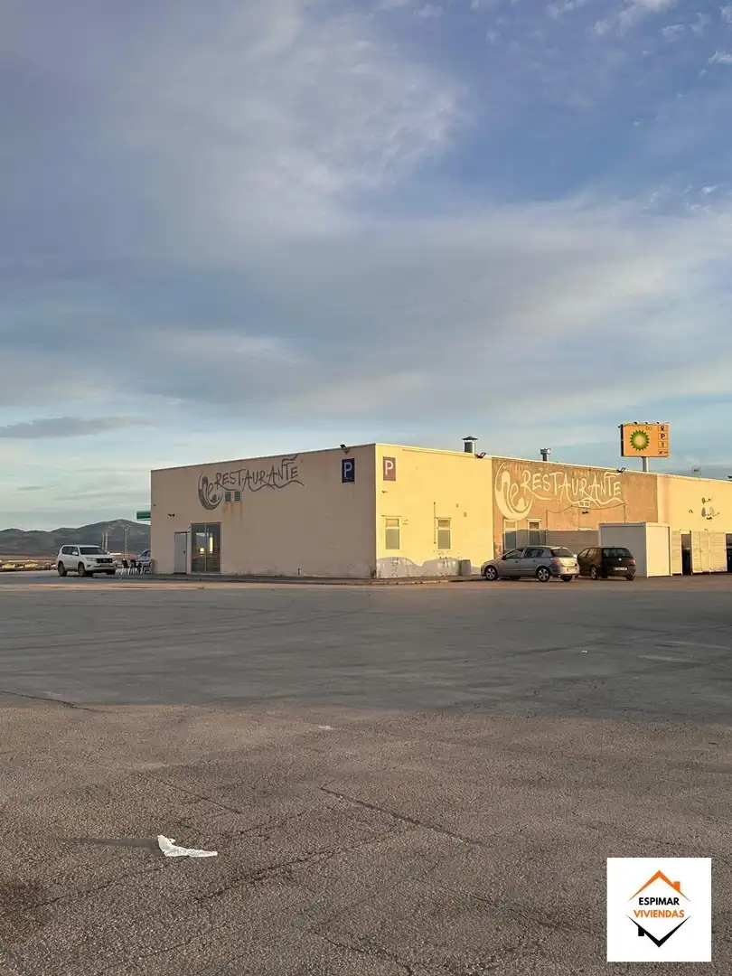Vista exterior de Nave industrial en venta en Ademuz
