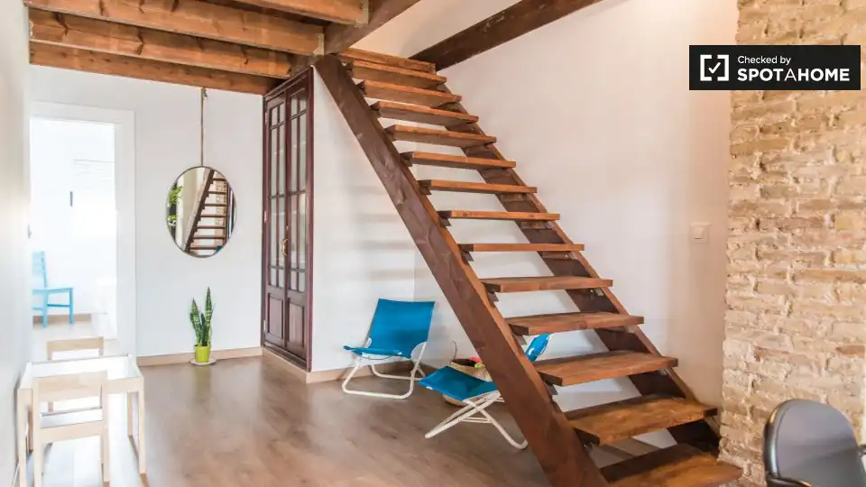 Flat for rent in Valencia  with Air Conditioner, Heating and Furnished