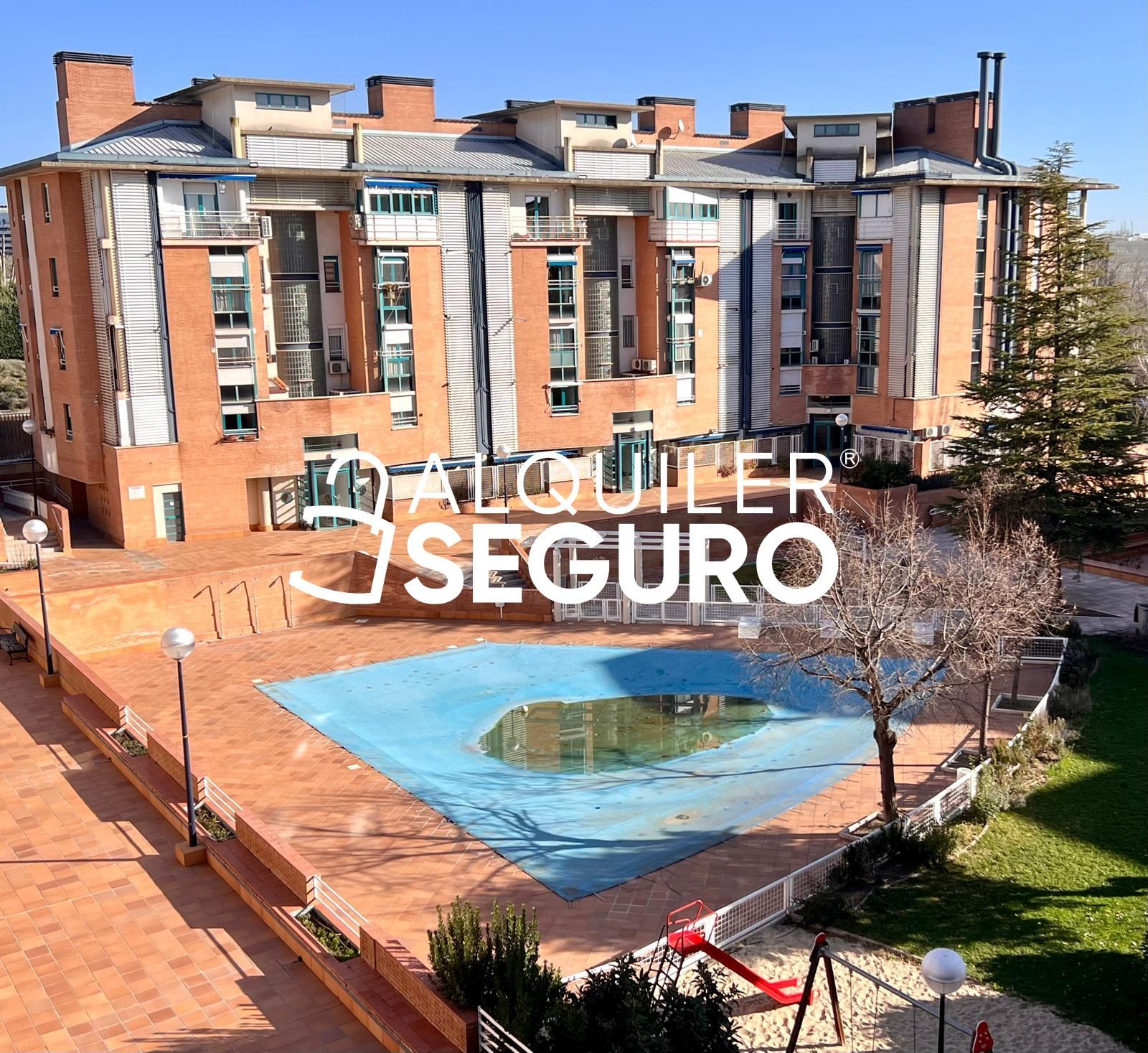 Piscina de Pis de lloguer en  Madrid Capital amb Aire condicionat, Calefacció i Terrassa