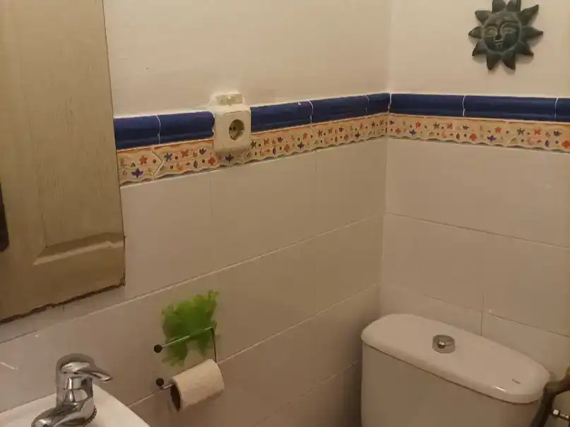 Baño de Apartamento de alquiler en Vistahermosa - Fuentebravía