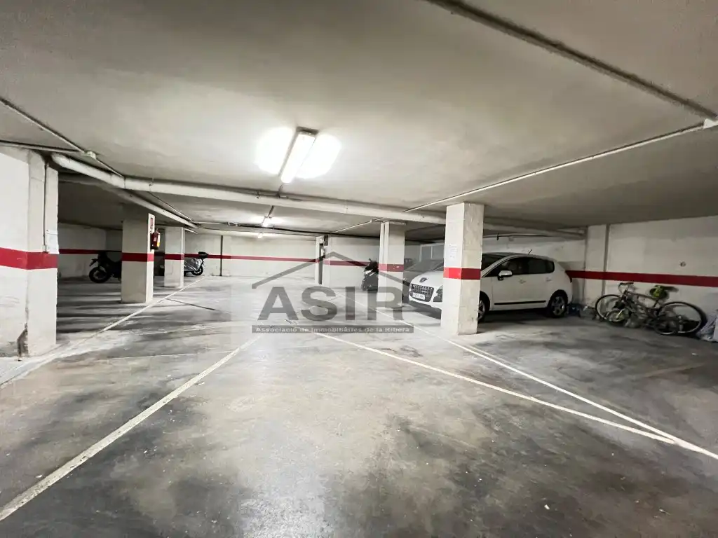 Individual for sale in Casc Urbà, imagen 4