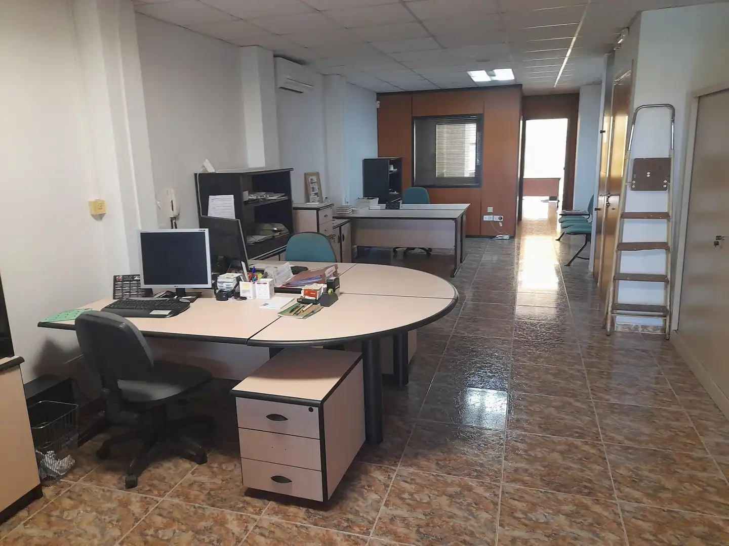 Büro zum Verkauf in Móra d'Ebre mit Terrasse