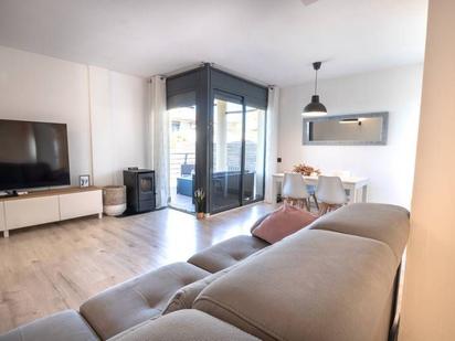 Sala d'estar de Casa o xalet en venda en Terrassa amb Aire condicionat, Calefacció i Jardí privat