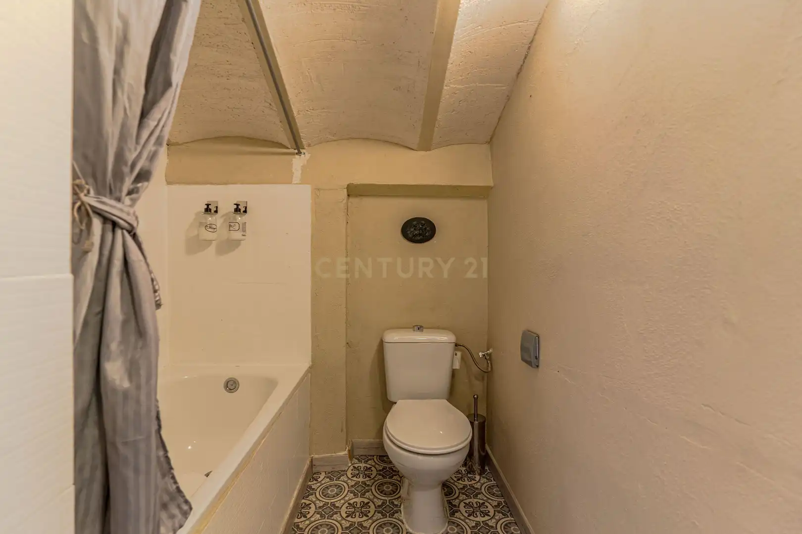 Bathroom of Houses for sale in Pinos Genil  with Air Conditioner, Private garden and Furnished