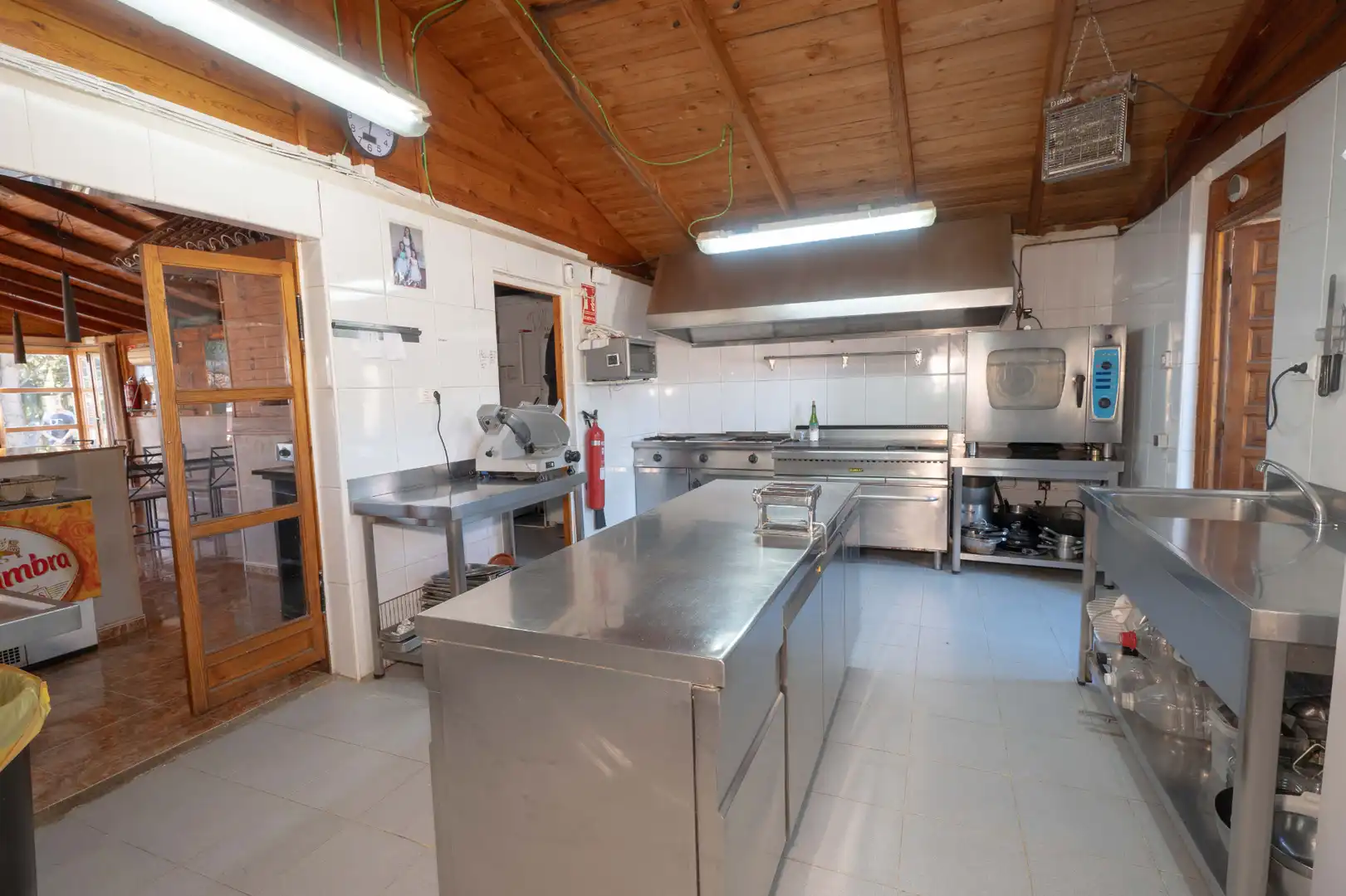 Cocina de Finca rústica en venta en Nevada con Aire acondicionado, Jardín privado y Terraza