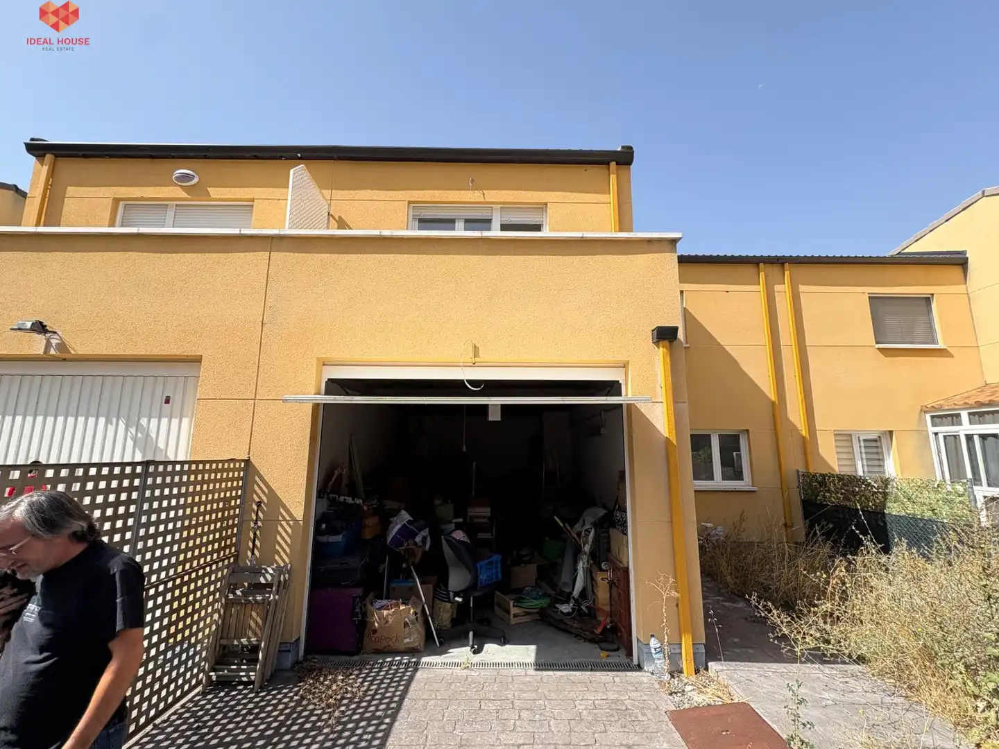 Vista exterior de Casa adosada en venda en El Espinar amb Calefacció, Jardí privat i Terrassa