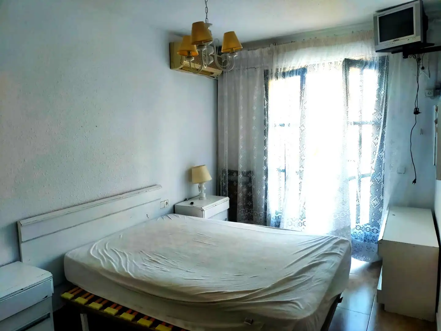 Habitación de Casa adosada de alquiler en El Vendrell con Aire acondicionado, Jardín privado y Terraza