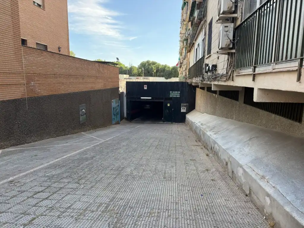 Aparcament de Pis en venda en Córdoba amb Terrassa