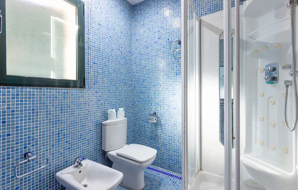 Chalet con terraza en venta en Calle Urba Coto Riñales 119, imagen 5