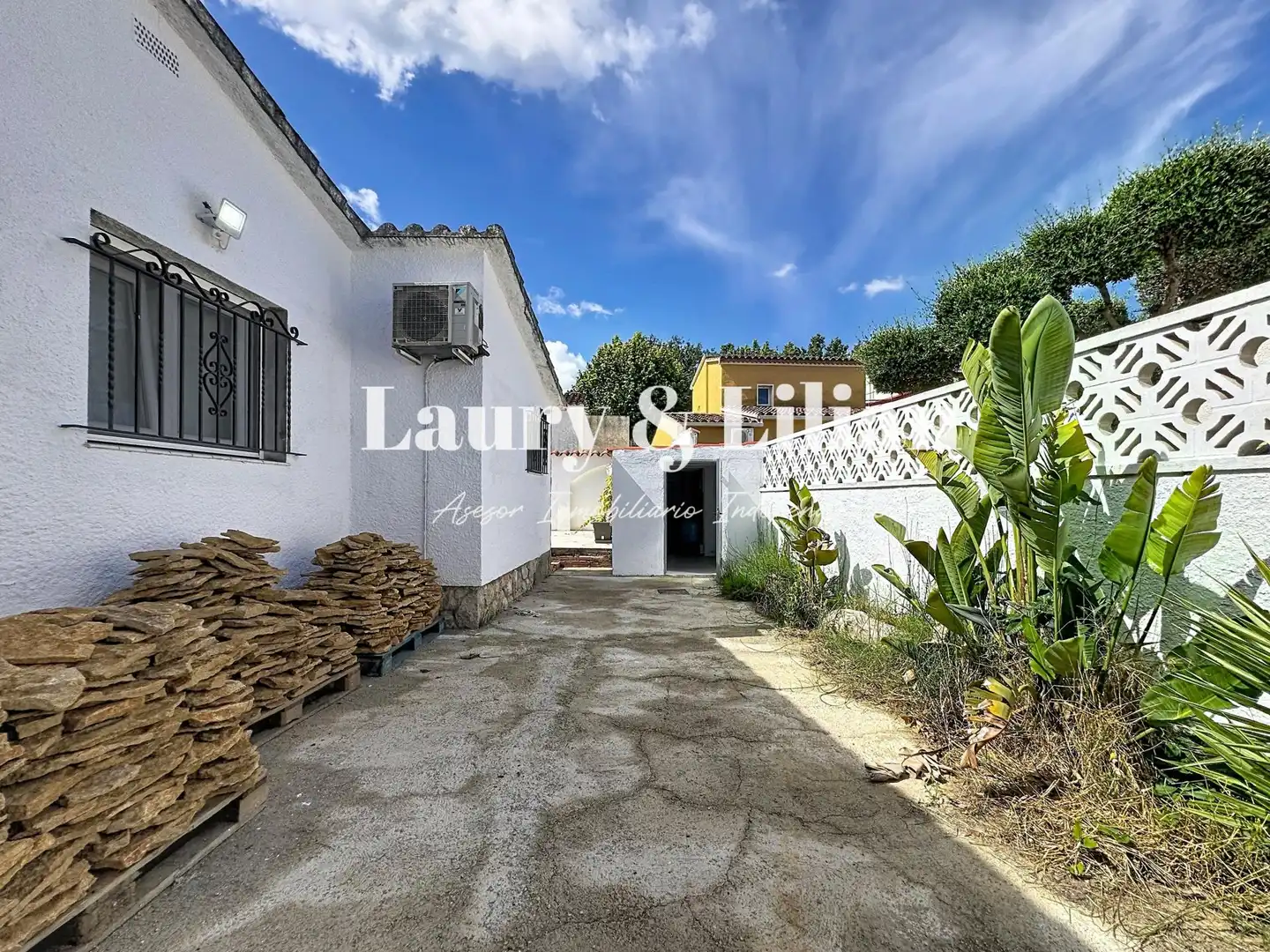 Vista exterior de Casa o xalet en venda en Empuriabrava amb Aire condicionat, Calefacció i Terrassa