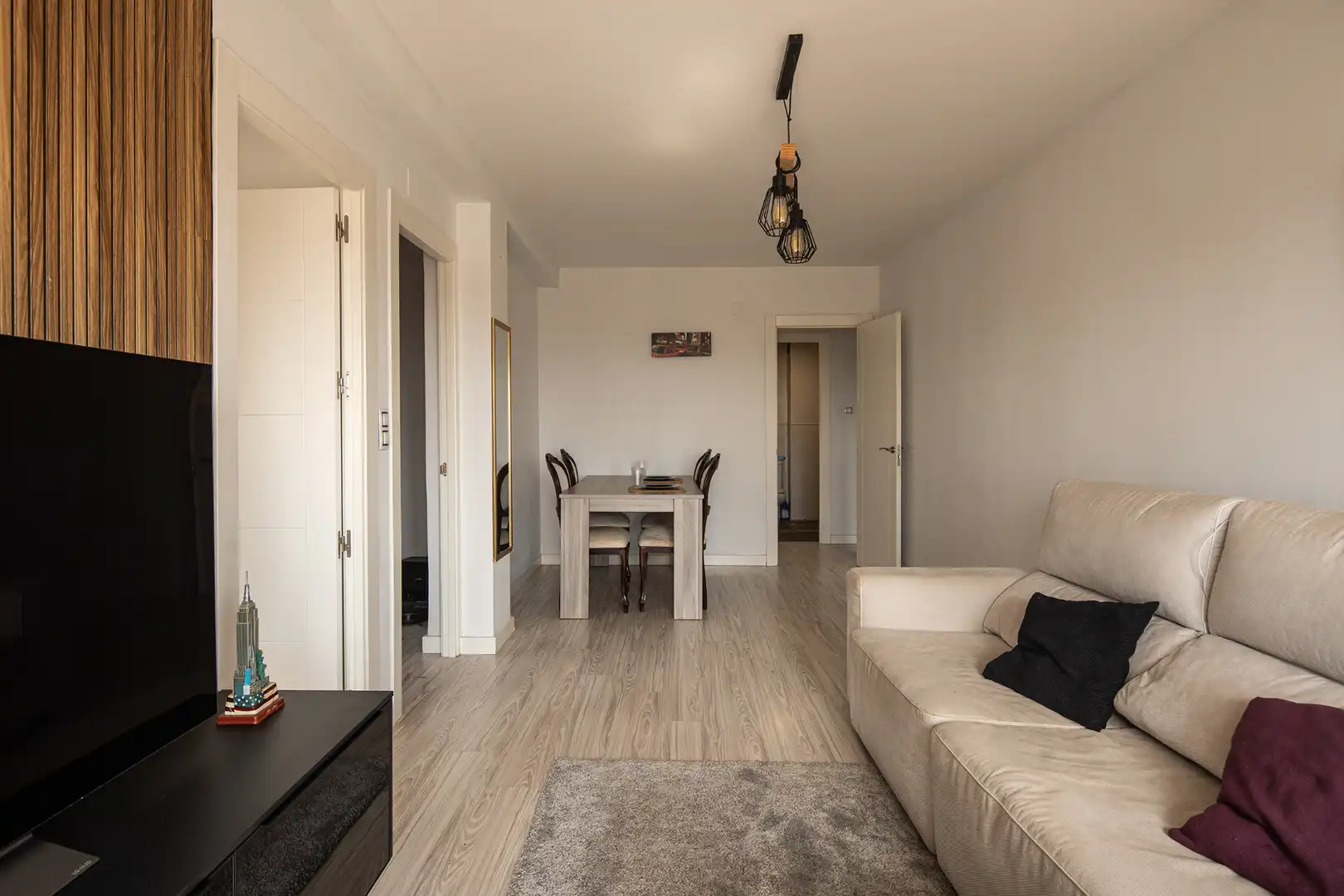 Living room of Flat for sale in Granada  with Air Conditioner, Parquet flooring and Terrace