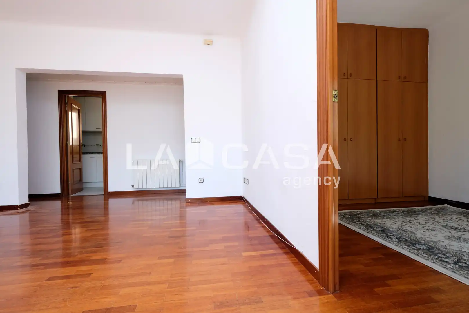 Piso en venta en Barcelona con Calefacción y Balcón