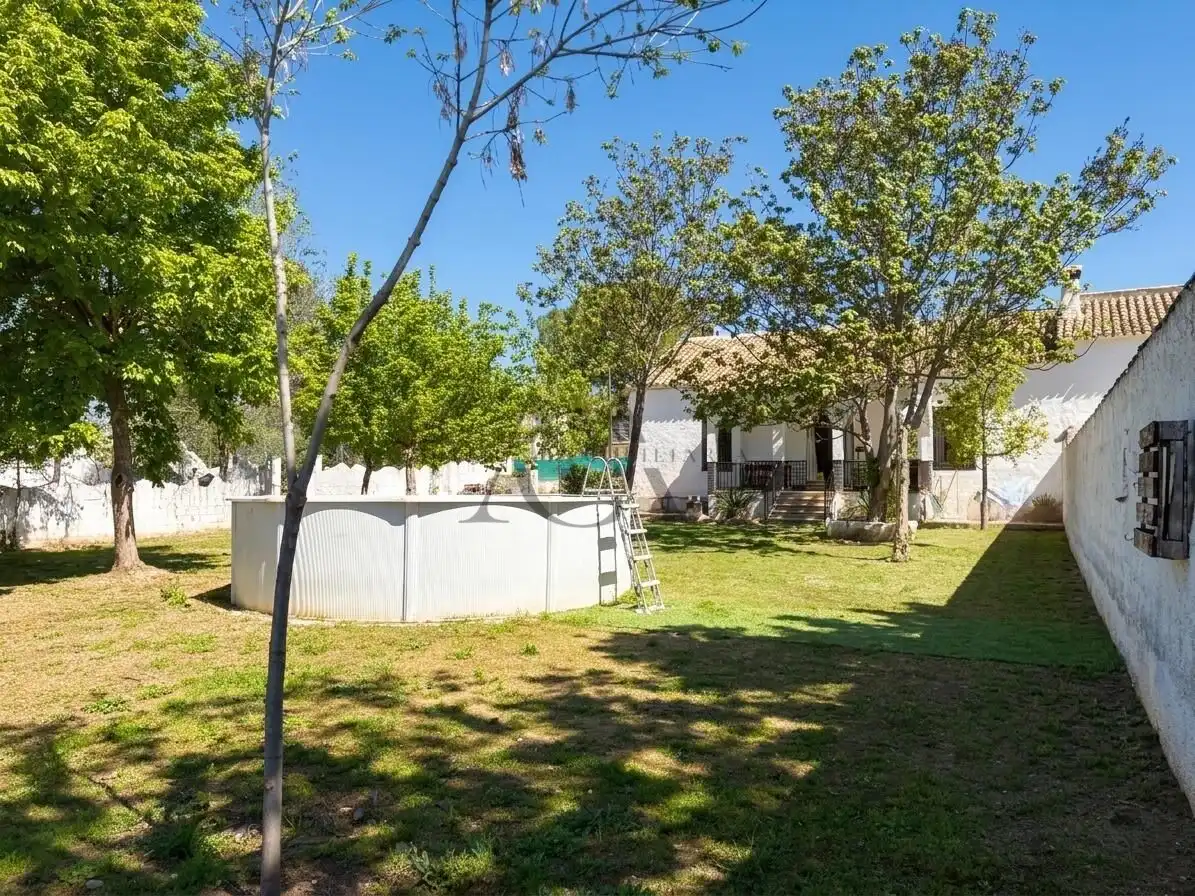 Vista exterior de Casa o chalet en venta en Lucena