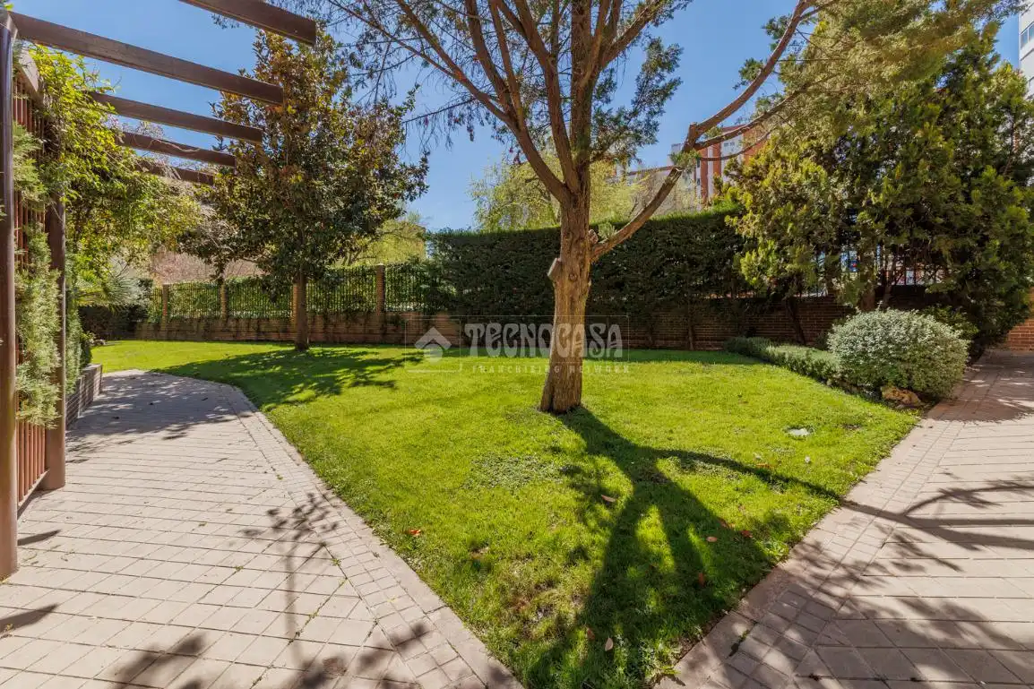 Jardín de Piso en venta en Madrid con Aire acondicionado, Calefacción y Parquet
