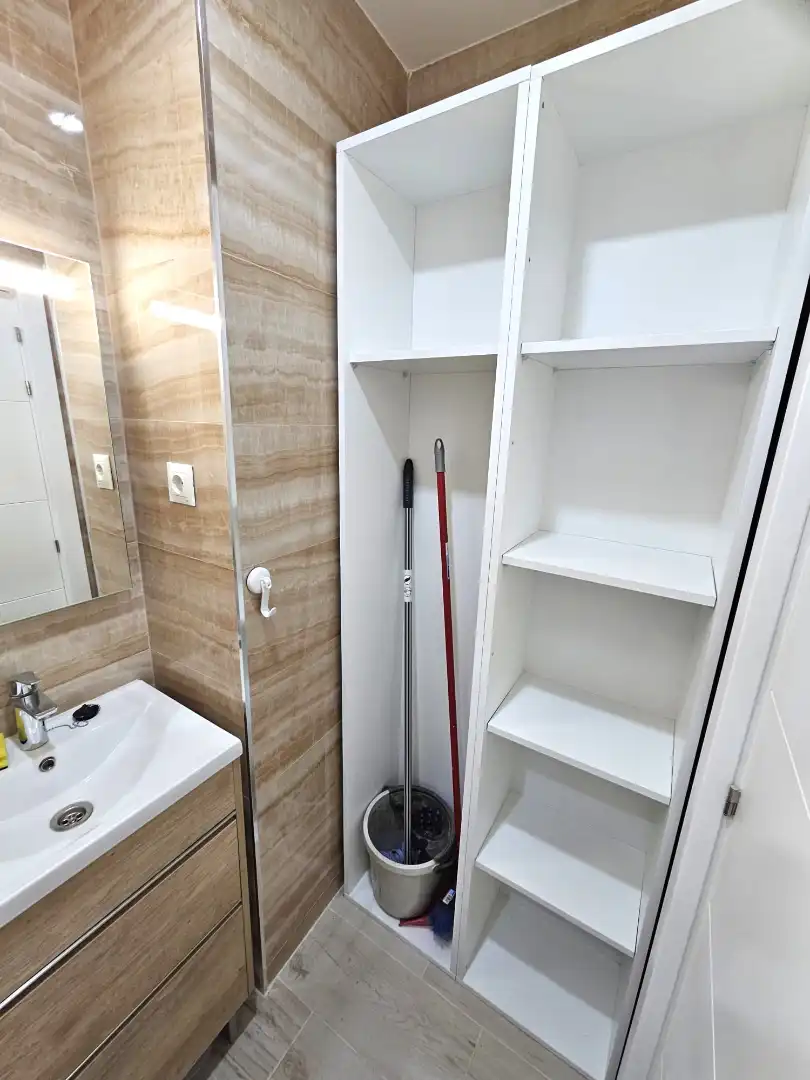 Baño de Local de alquiler en Guadalajara con Aire acondicionado y Calefacción