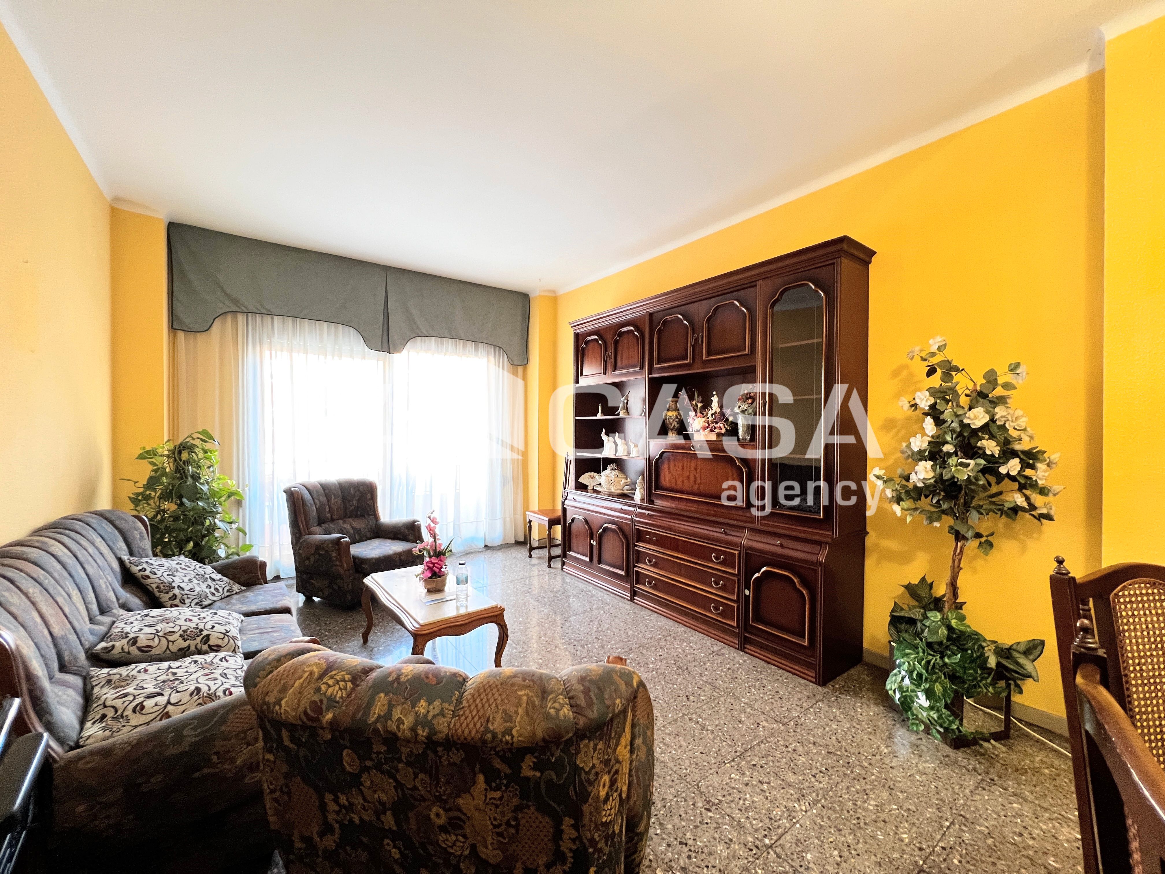 Sala d'estar de Pis en venda en Badalona amb Balcó