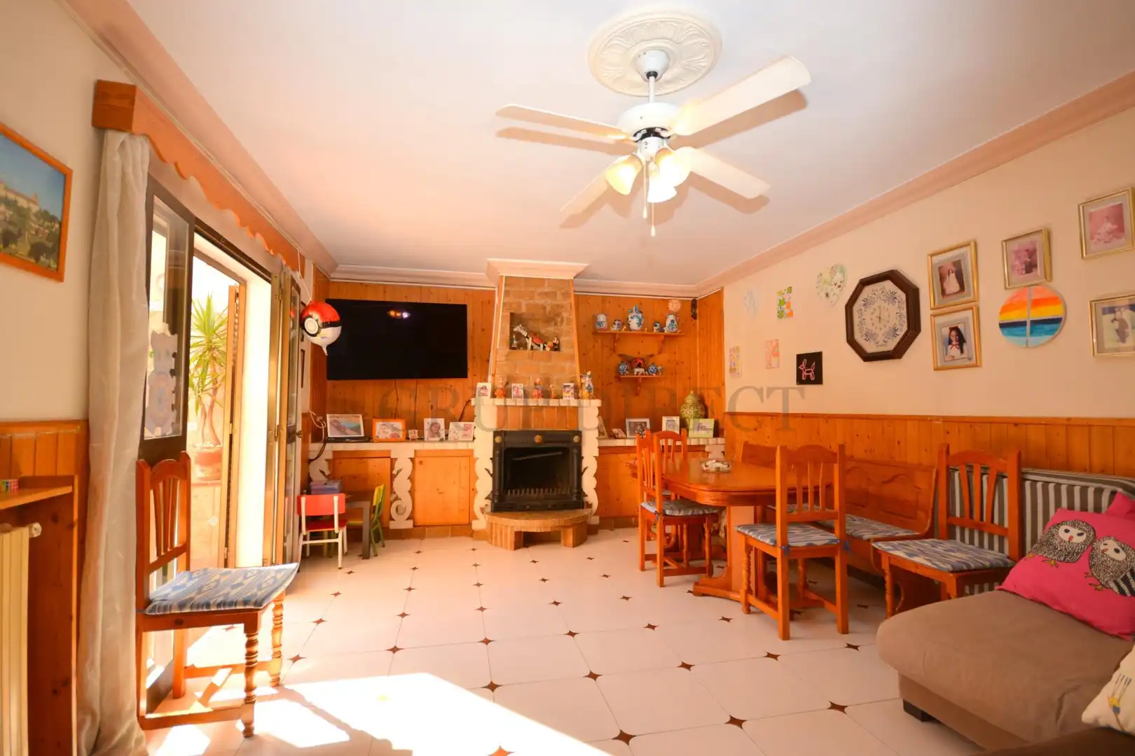 Sala d'estar de Casa o xalet en venda en  Palma de Mallorca amb Calefacció, Jardí privat i Terrassa