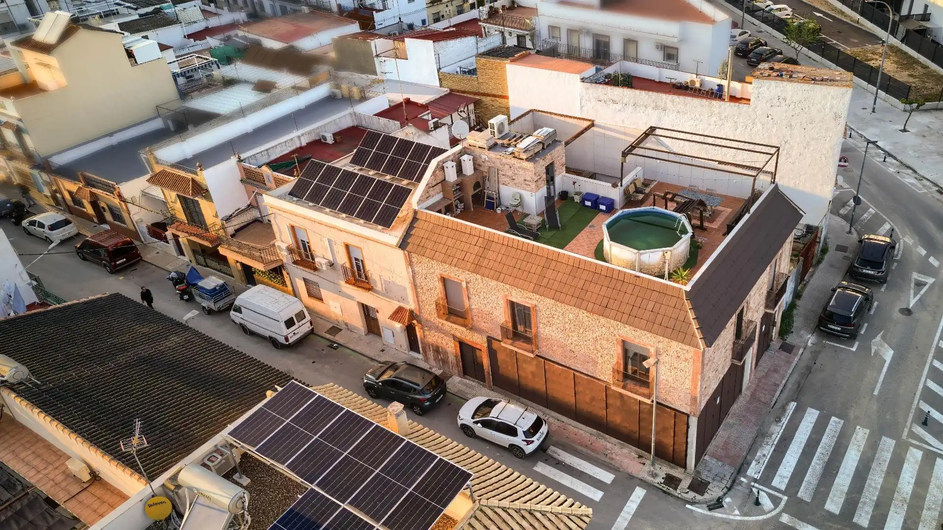 Vista exterior de Casa o xalet en venda en Bormujos amb Aire condicionat, Terrassa i Traster