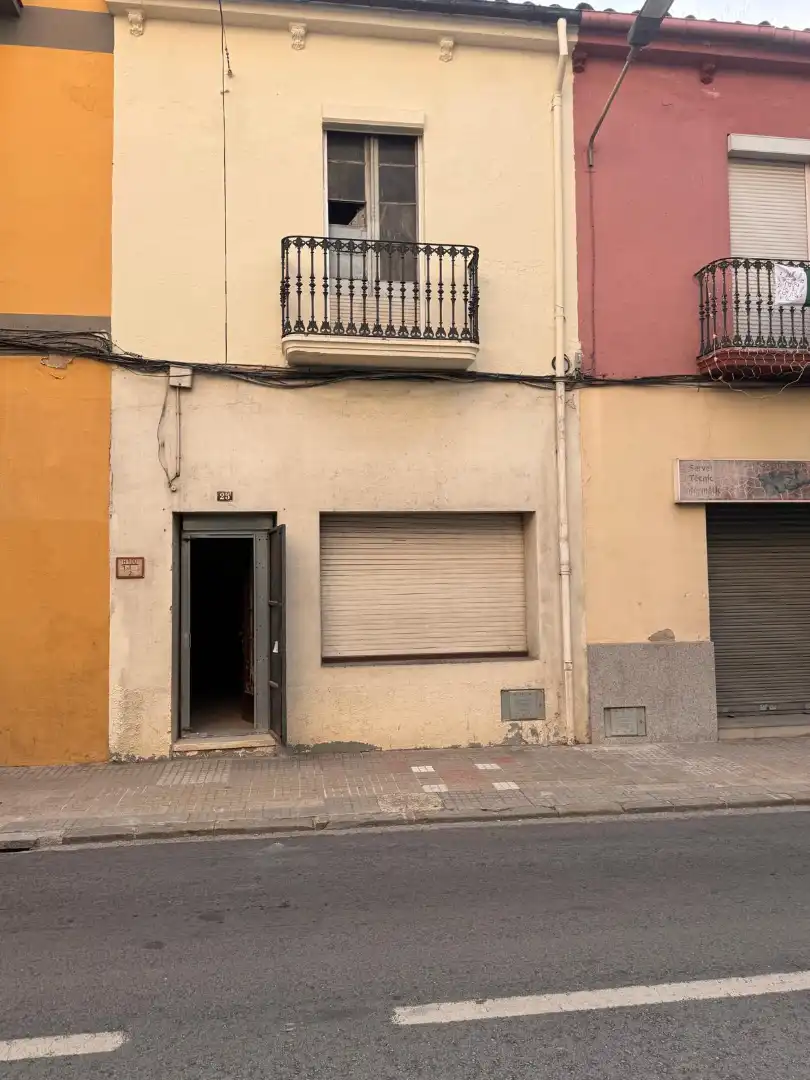 Casa en venta en Carrer de la Indústria