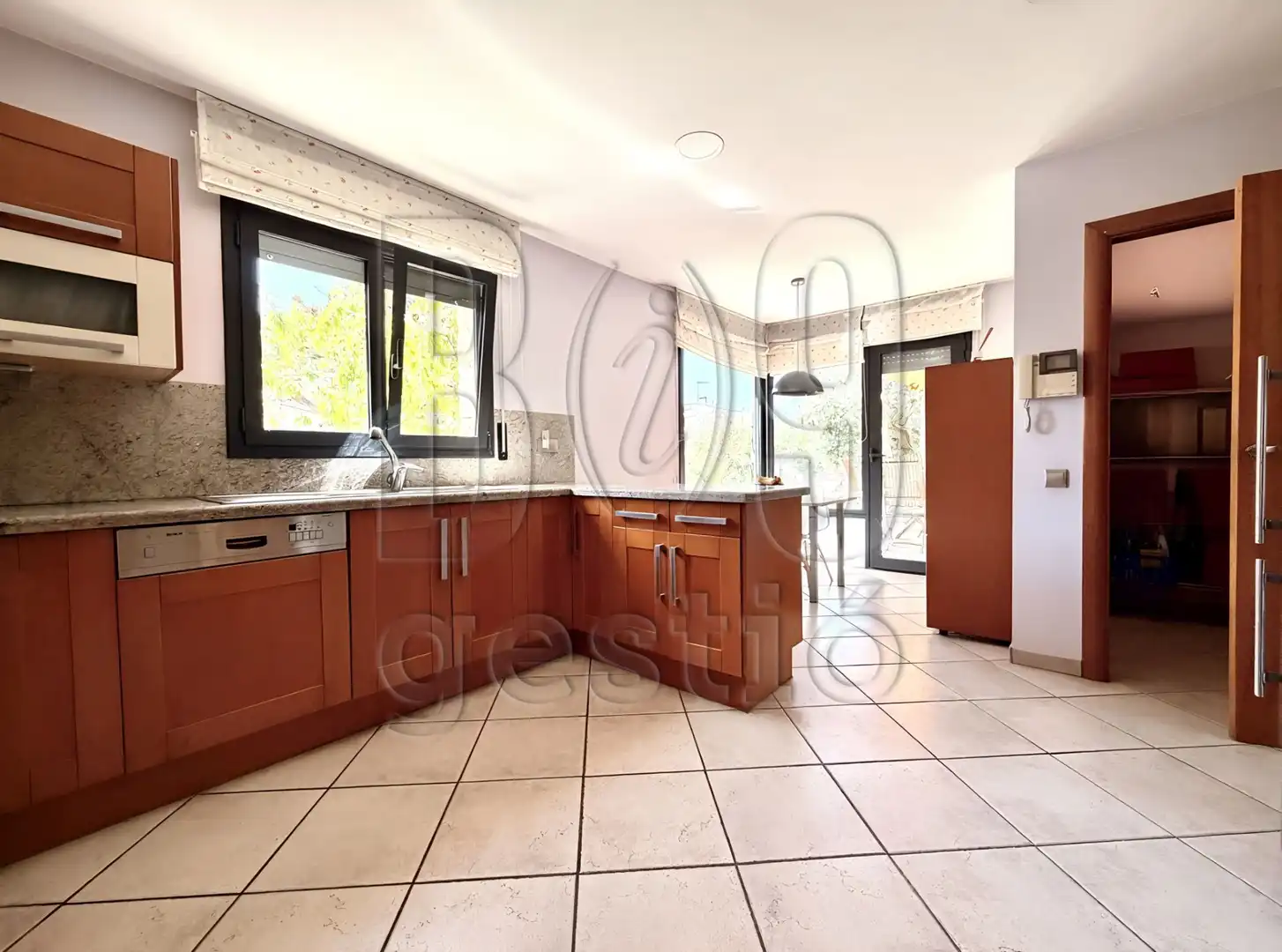 Cuina de Casa o xalet en venda en Tarragona amb Aire condicionat, Calefacció i Jardí privat