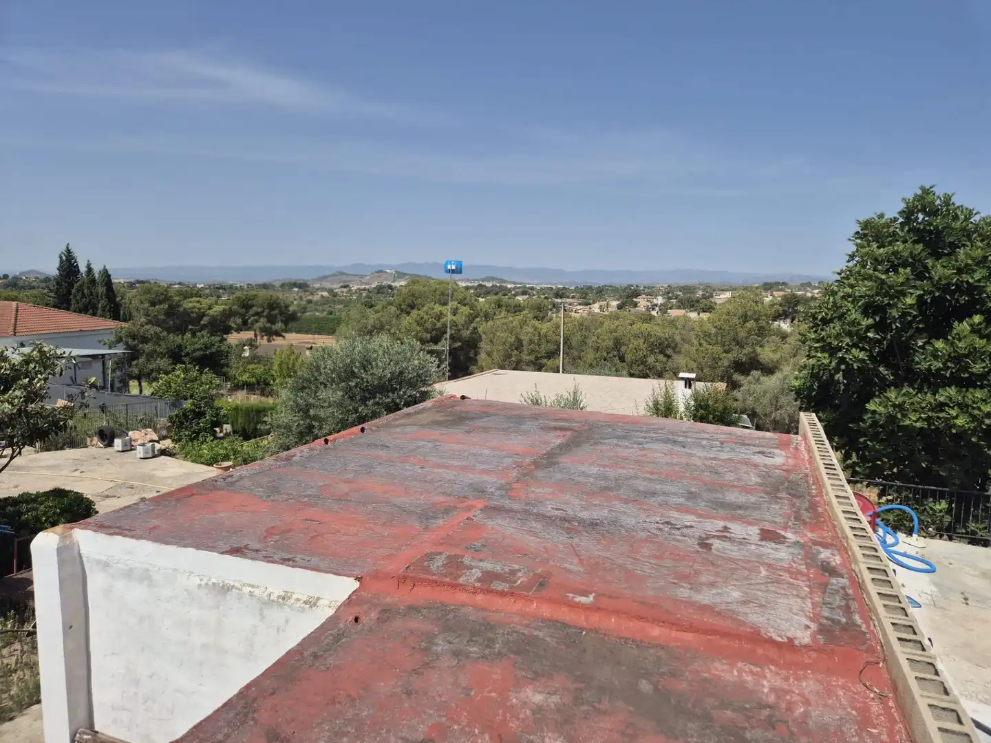 Vista exterior de Casa o xalet en venda en Llíria amb Terrassa i Piscina comunitària
