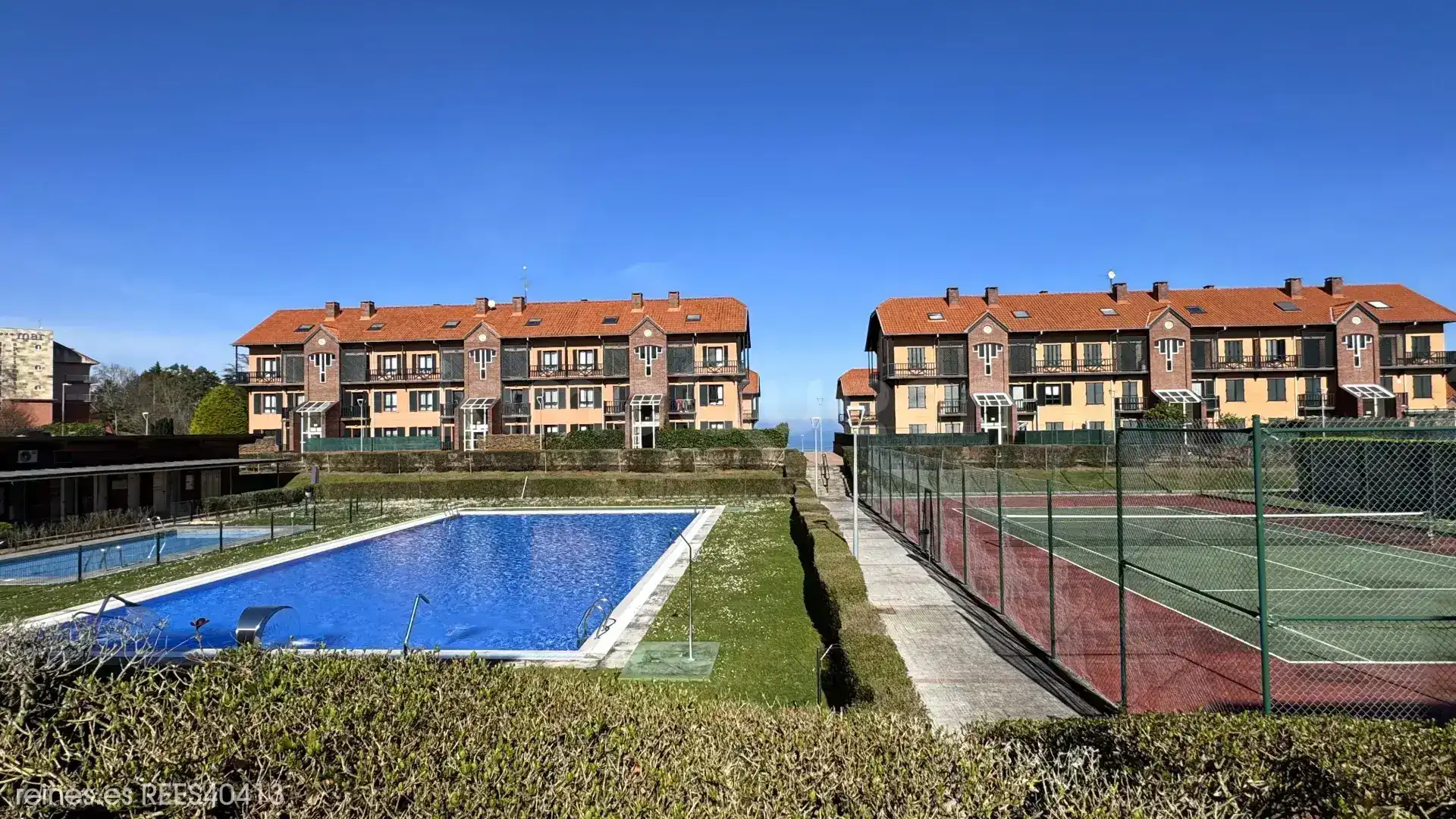 Piscina de Casa adosada en venda en Comillas (Cantabria) amb Calefacció, Jardí privat i Terrassa