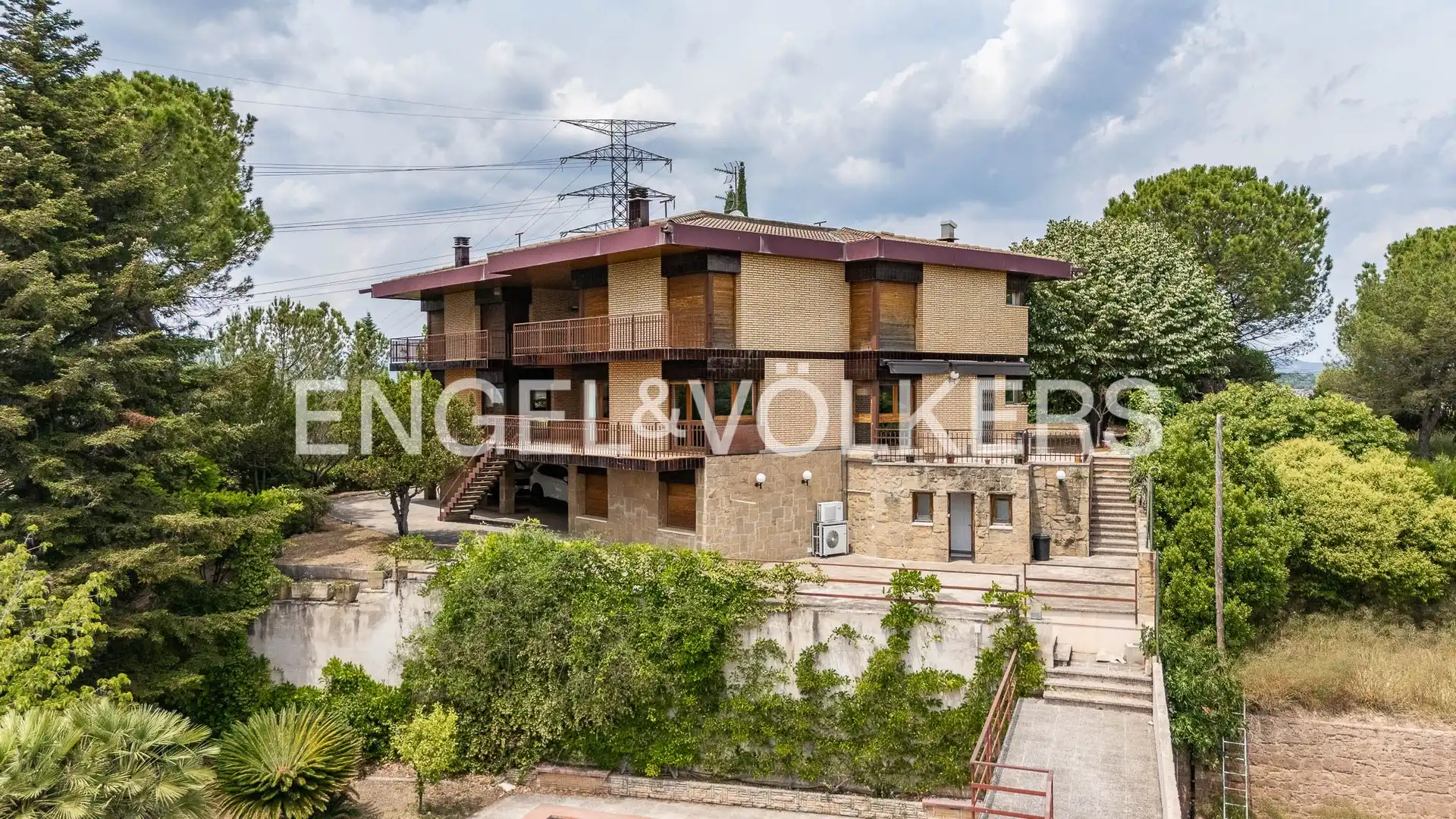 Vista exterior de Finca rústica en venda en Manresa amb Calefacció, Jardí privat i Terrassa