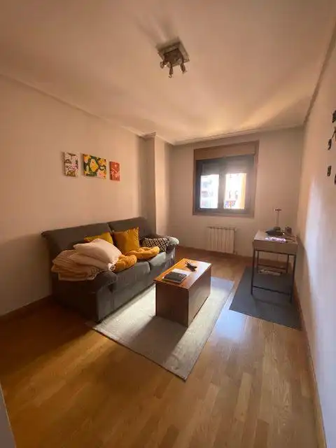 Piso en venta en HUCA - La Cadellada