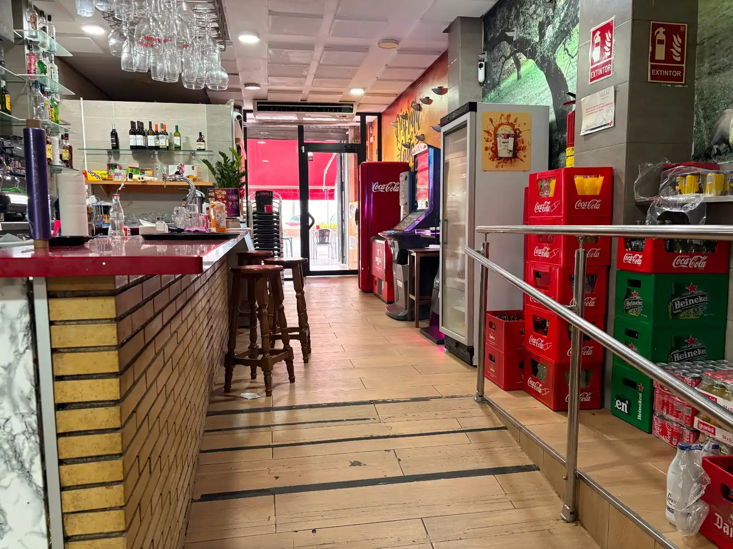 Local en venda en El Prat de Llobregat amb Terrassa i Moblat