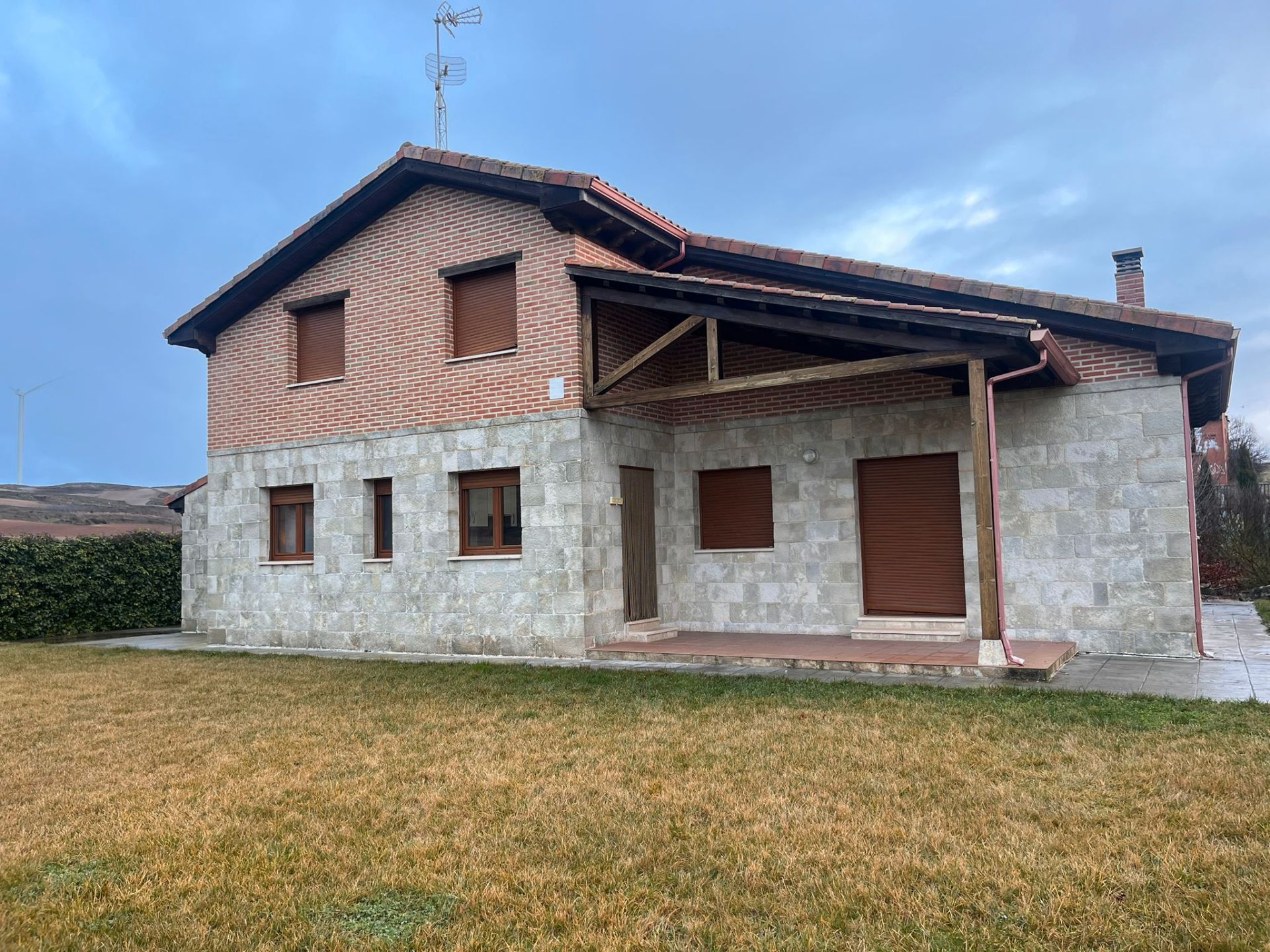 Exterior view of House or chalet for sale in Albillos  with Heating, Private garden and Furnished