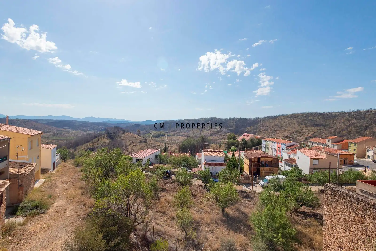 Vista exterior de Àtic de lloguer en Toràs amb Terrassa, Piscina i Moblat