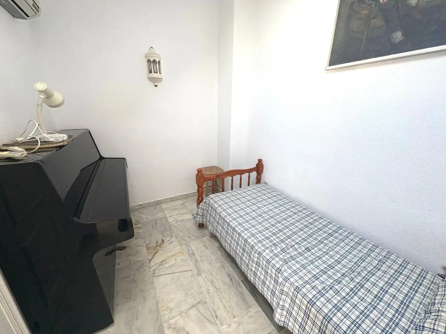Dormitori de Casa adosada en venda en Fuengirola amb Aire condicionat, Jardí privat i Terrassa