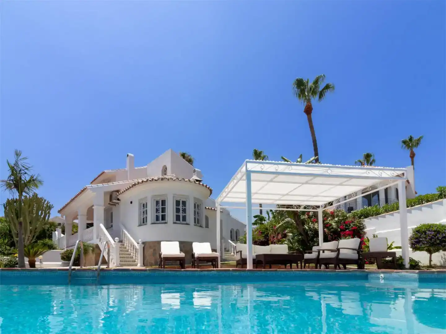 Piscina de Casa o xalet en venda en Estepona amb Aire condicionat, Piscina i Balcó