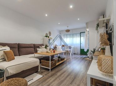 Flat with lift for sale in calle Camèlies