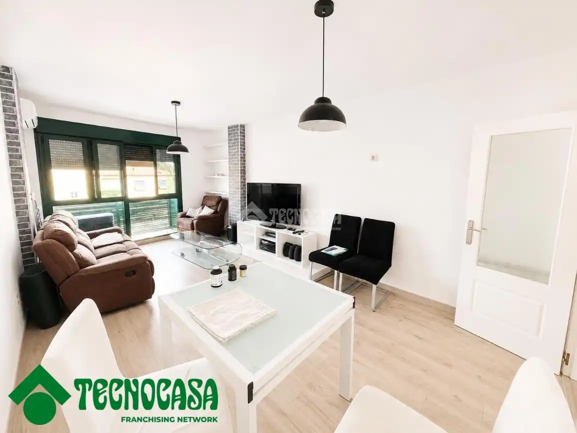 Sala d'estar de Pis en venda en Toledo amb Aire condicionat, Calefacció i Parquet