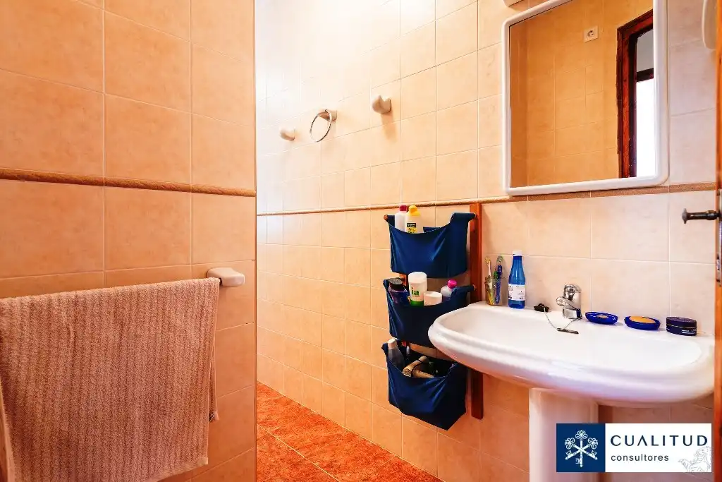 Bathroom of Houses for sale in Benassal  with Furnished, Oven and Washing machine
