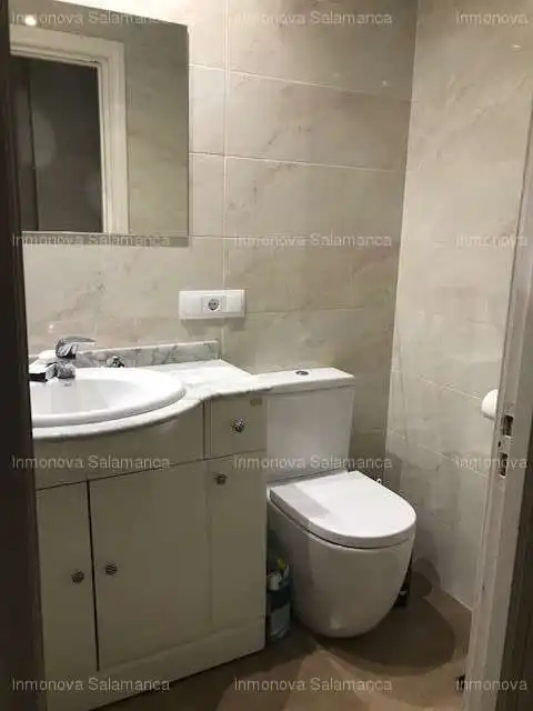 Bathroom of Flat for rent in Salamanca  with Heating, Terrace and Furnished