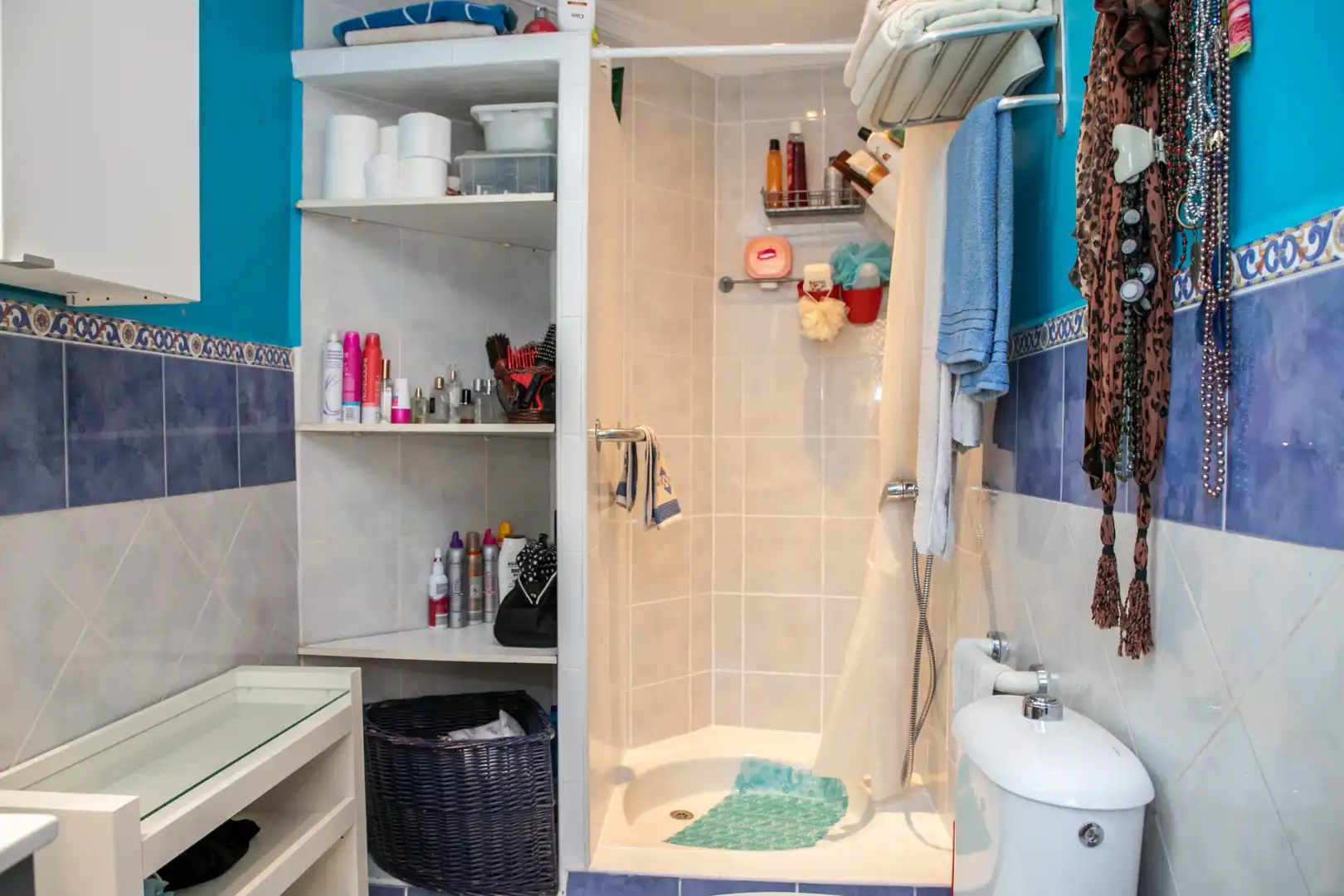 Baño de Casa o chalet en venta en Castilleja de la Cuesta con Aire acondicionado, Calefacción y Jardín privado