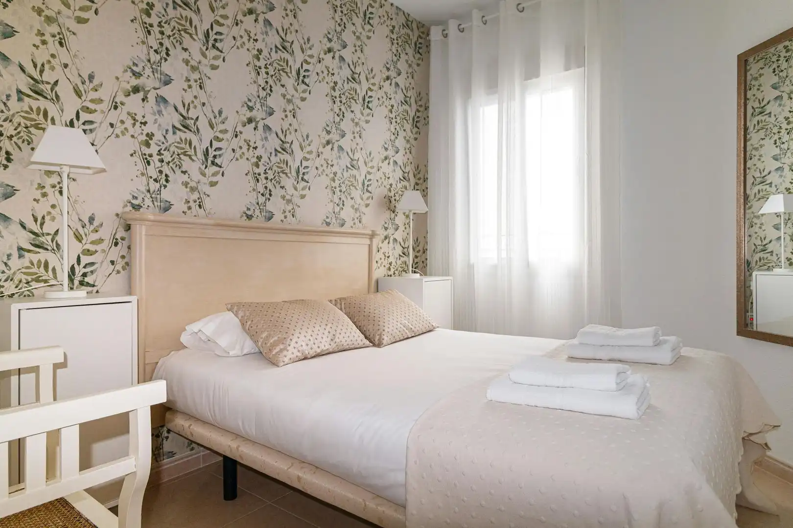Bedroom of Flat for rent in Sevilla  with Air Conditioner, Heating and Furnished