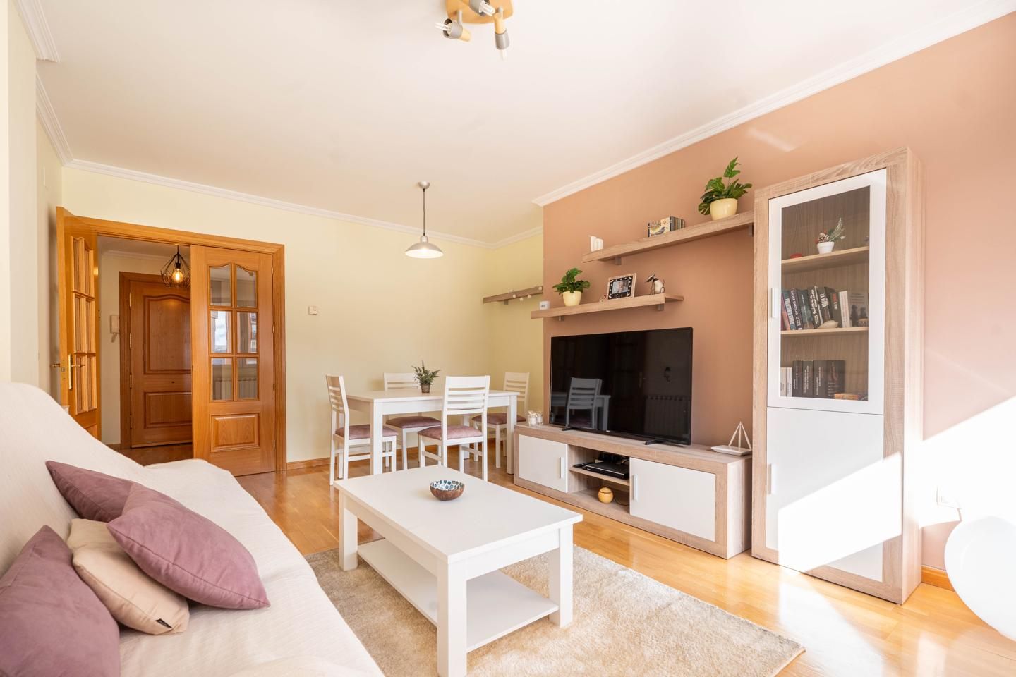 Sala d'estar de Pis en venda en Ávila Capital amb Calefacció, Terrassa i Traster