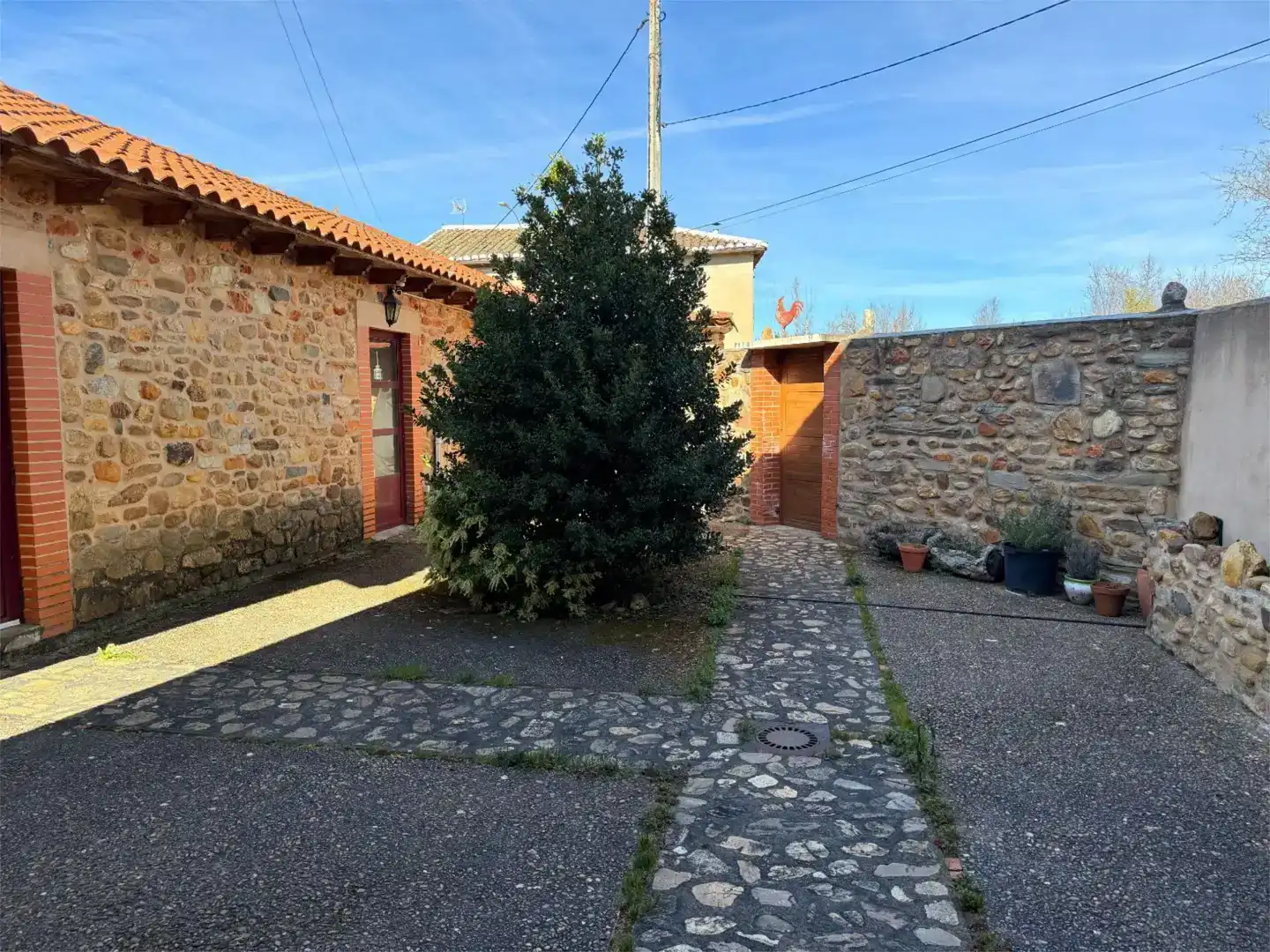 Vista exterior de Casa o chalet en venta en Luyego con Balcón