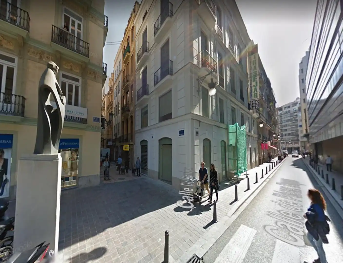 Vista exterior de Local de lloguer en Ciutat Vella 