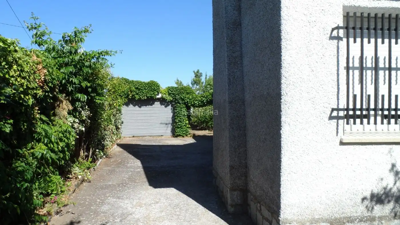 Chalet con jardín en venta en Calle Matadero 5, imagen 4