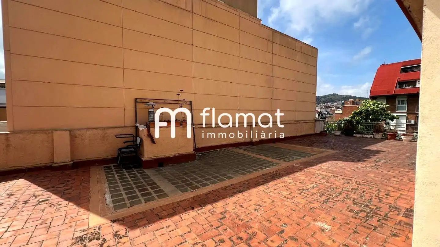 Vista exterior de Casa o chalet en venta en Barcelona