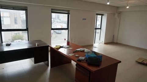 Foto 3 von Fabrikhallen zur Miete in O Milladoiro, Ames