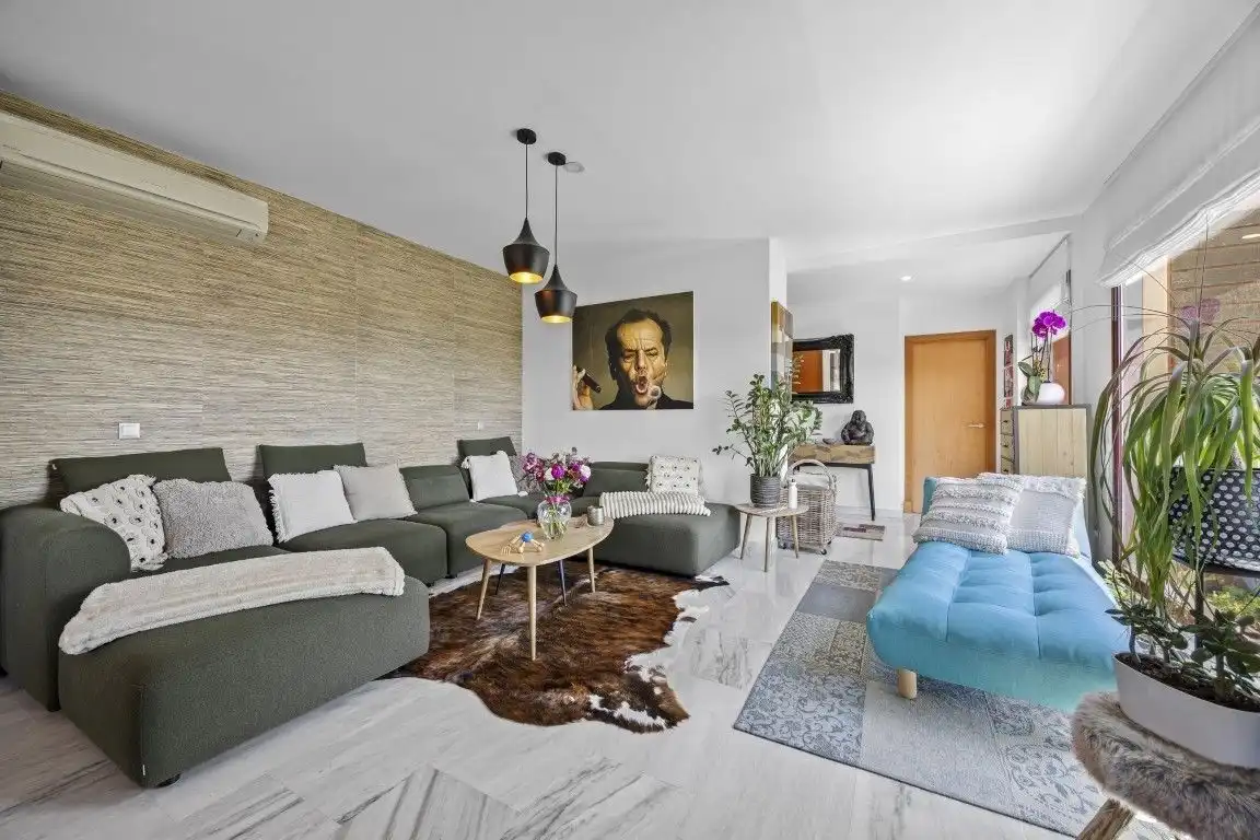 Sala de estar de Casa o chalet en venta en Benahavís con Aire acondicionado, Calefacción y Jardín privado