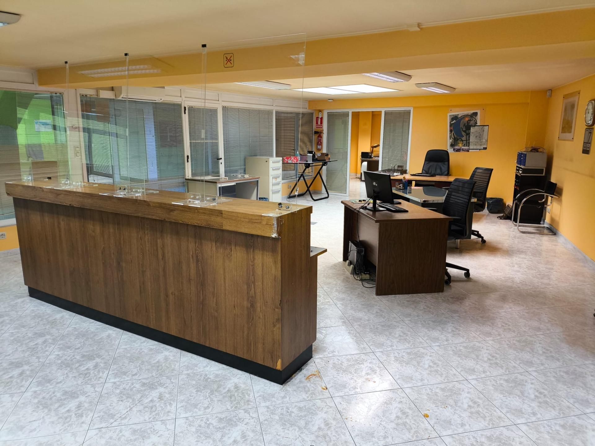 Oficina en venda en Carballo