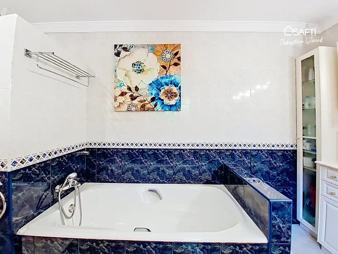 Bathroom of Houses for sale in Dénia  with Air Conditioner, Heating and Terrace